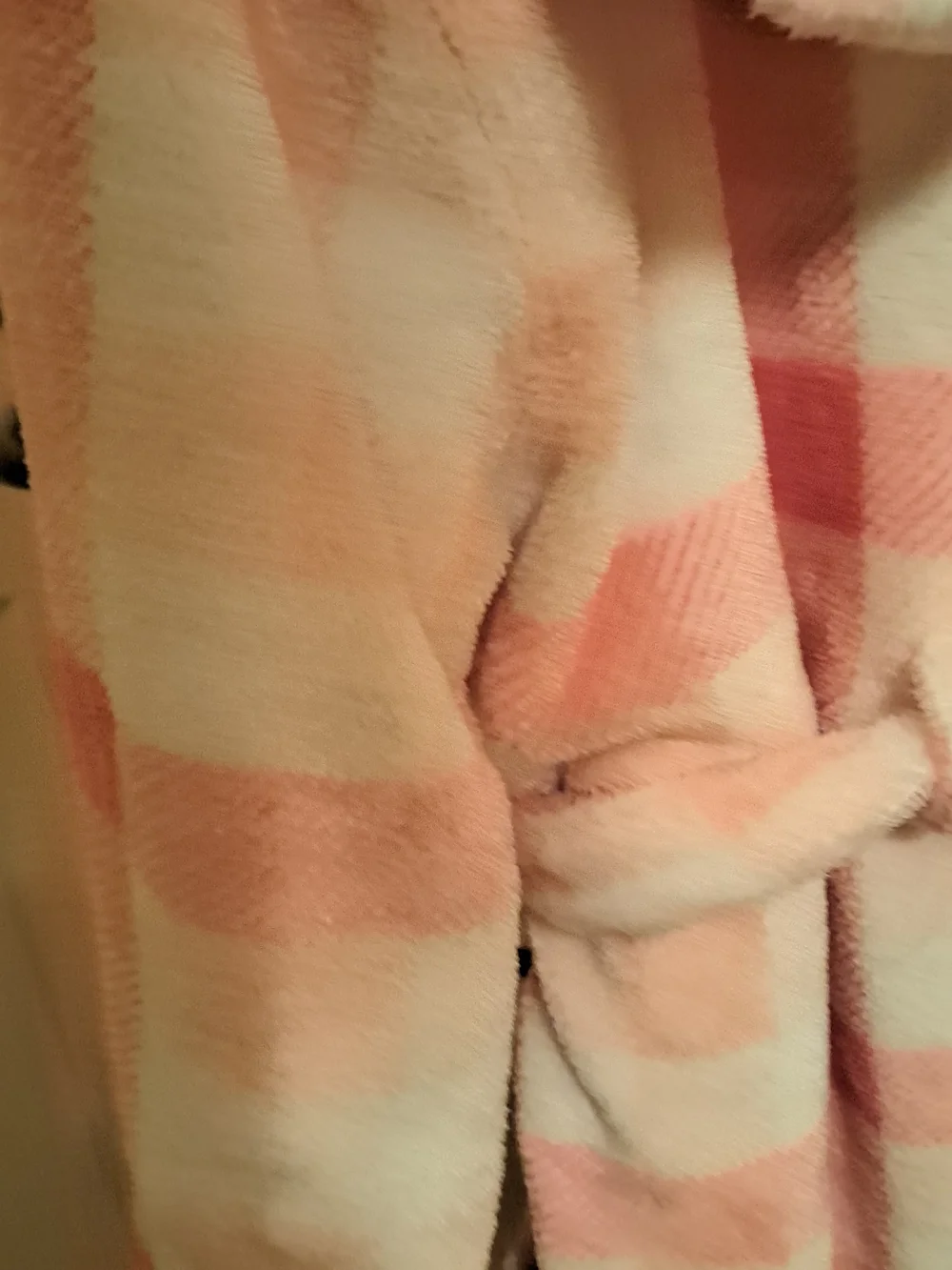 Eddie Bauer Girls Cozy Pink and Cream Plaid Plush Hooded Robe, good preloved.